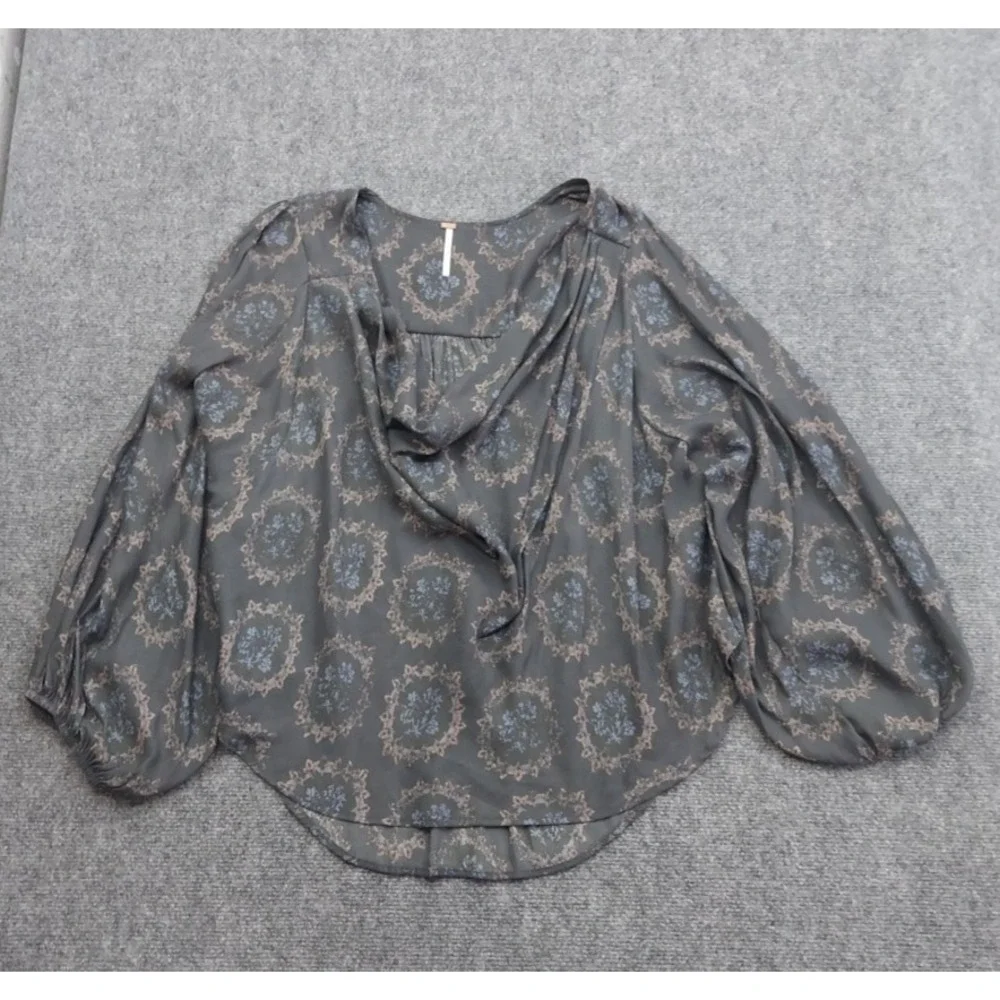 Free People Top Women Medium Gray Cowling Around Medallion Print‎ Blouse Flowy